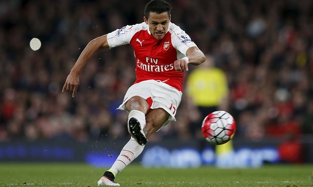 Un doblete de Alexis Sánchez permite al Arsenal recuperar el tercer puesto en la Premier Un doblete de Alexis Sánchez permite al Arsenal recuperar el tercer puesto en la Premier
