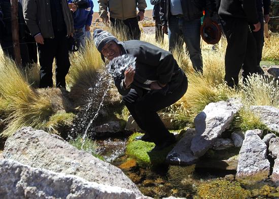 Evo Morales cuestiona que firma colombiana venda aguas del Silala en Chile Evo Morales cuestiona que firma colombiana venda aguas del Silala en Chile