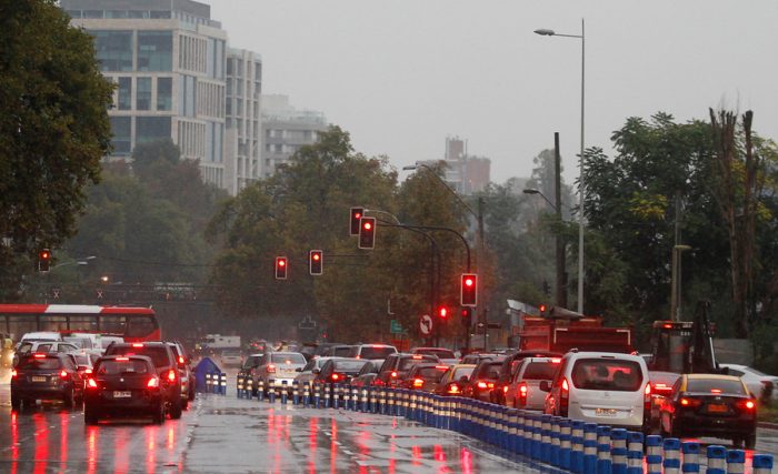 Temporal que inundó Santiago llega a España: acciones de la constructora Sacyr entre las que más cayeron bolsa de Madrid Temporal que inundó Santiago llega a España: acciones de la constructora Sacyr entre las que más cayeron bolsa de Madrid