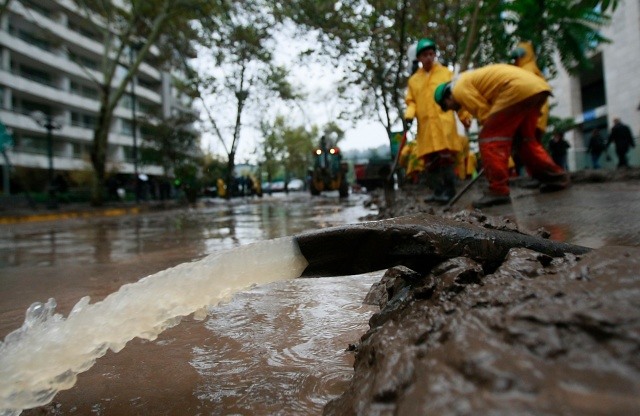 Estudio revela que un 44% de los hogares afectados por el desborde del Río Mapocho pertenece al grupo ABC1 Estudio revela que un 44% de los hogares afectados por el desborde del Río Mapocho pertenece al grupo ABC1