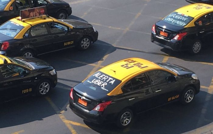 Uber y Spotify: la “destrucción creativa” del capitalismo llega a Chile Uber y Spotify: la “destrucción creativa” del capitalismo llega a Chile