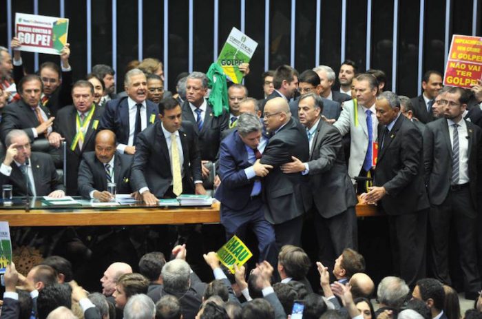 Petrobras, Ambev y tasas de interés: 7 recomendaciones para inversionistas acerca de como «apostar» a la crisis política en Brasil Petrobras, Ambev y tasas de interés: 7 recomendaciones para inversionistas acerca de como