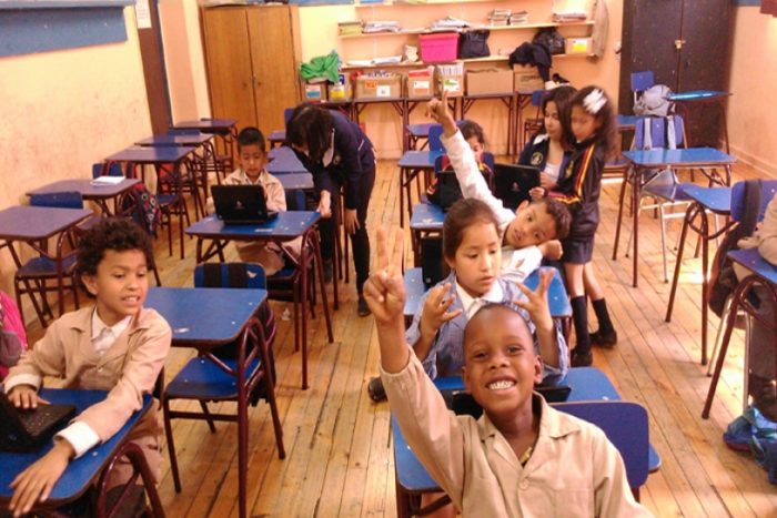 La muestra que plantea el tema de la educación y el racismo en los colegios de Santiago