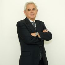 Caso Arcano pone otra vez en relieve conflictos de interés y transparencia de Radio Duna: Nicolás Vergara asesoró a ejecutivos del grupo