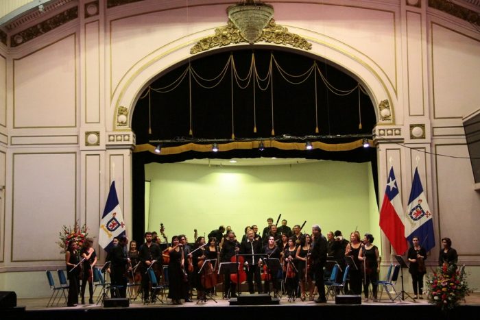 Basílica de La Merced recibe a la Orquesta Clásica U. de Santiago para celebrar 50 años de su parroquia Basílica de La Merced recibe a la Orquesta Clásica U. de Santiago para celebrar 50 años de su parroquia