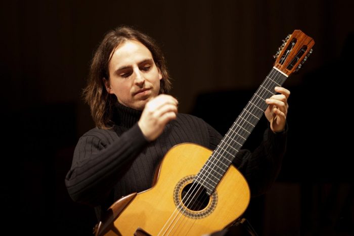 Recital de guitarra y canto dedicado a poeta David Rosenmann-Taub en Sala América de la Biblioteca Nacional, 6 de abril Recital de guitarra y canto dedicado a poeta David Rosenmann-Taub en Sala América de la Biblioteca Nacional, 6 de abril