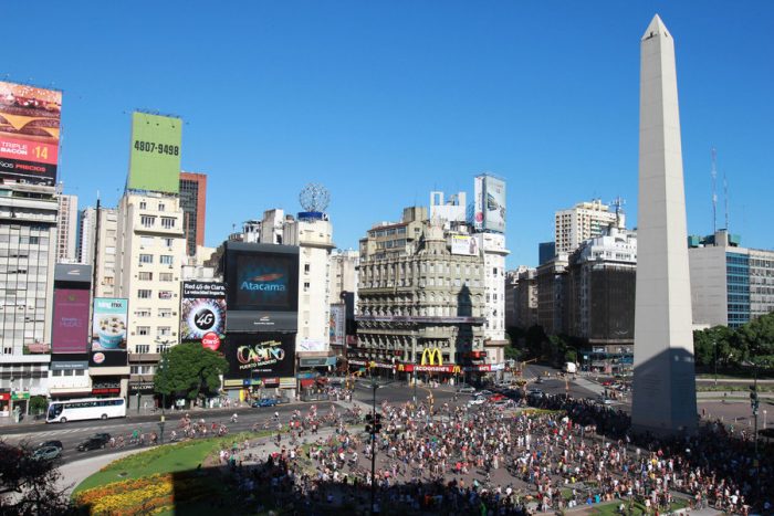 Juez prohíbe las discotecas en Buenos Aires tras fiesta que dejó 5 muertos Juez prohíbe las discotecas en Buenos Aires tras fiesta que dejó 5 muertos
