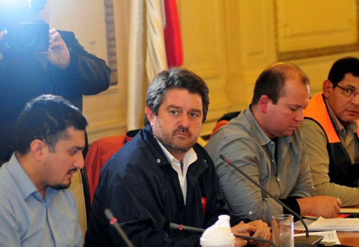 Frente de mal tiempo obliga a suspender las clases en 35 comunas de la Región Metropolitana Frente de mal tiempo obliga a suspender las clases en 35 comunas de la Región Metropolitana