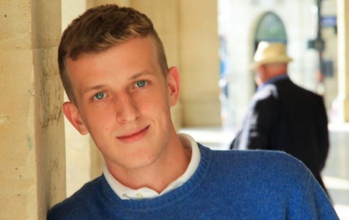 Édouard Louis, el escritor revelación francés y su brutal autobiografía colmada de humillación y violencia Édouard Louis, el escritor revelación francés y su brutal autobiografía colmada de humillación y violencia