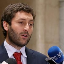 Diputados de la UDI solicitan penalizar con cárcel a quienes contagien VIH