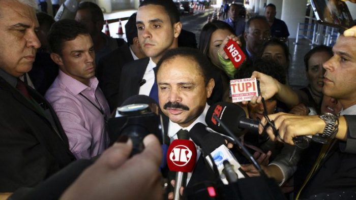 Líder del Congreso brasileño retrocede y apoya proceso contra Rousseff Líder del Congreso brasileño retrocede y apoya proceso contra Rousseff