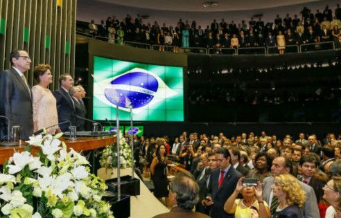 Día decisivo en Brasil: seis “errores y aciertos” de la presidenta Dilma Rousseff Día decisivo en Brasil: seis