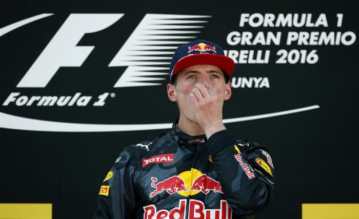 F1: Max Verstappen hace historia al convertirse en el piloto más joven en ganar una carrera
