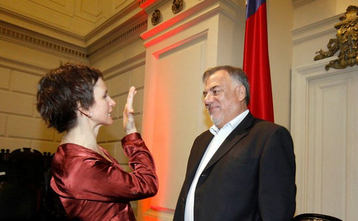 Parlamentarios PS piden que Carolina Tohá dé explicaciones y ponen en duda su candidatura en Santiago Parlamentarios PS piden que Carolina Tohá dé explicaciones y ponen en duda su candidatura en Santiago