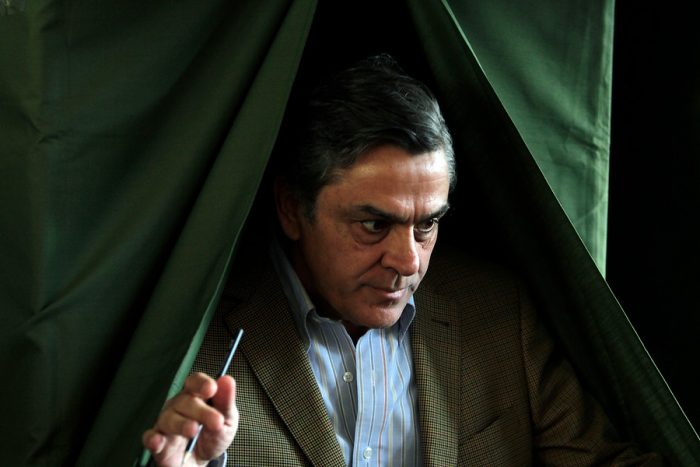 Caval: Operador político de la UDI reflota el caso Spiniak y amenaza con revelar oscuros planes de Longueira Caval: Operador político de la UDI reflota el caso Spiniak y amenaza con revelar oscuros planes de Longueira