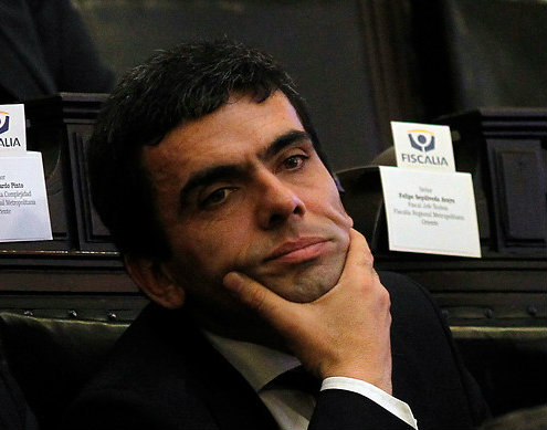 Ofician a Fiscal Nacional por grave atraso de fiscal Gajardo a audiencia de caso Penta Ofician a Fiscal Nacional por grave atraso de fiscal Gajardo a audiencia de caso Penta