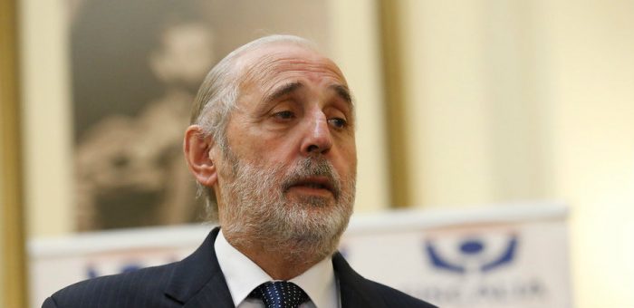 Abbott respalda proyecto de ley que termina con la exclusividad del SII para querellarse por delitos tributarios Abbott respalda proyecto de ley que termina con la exclusividad del SII para querellarse por delitos tributarios