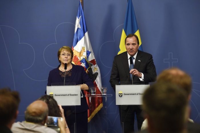 Bachelet sale a defender estabilidad y apertura de economía chilena en Suecia Bachelet sale a defender estabilidad y apertura de economía chilena en Suecia