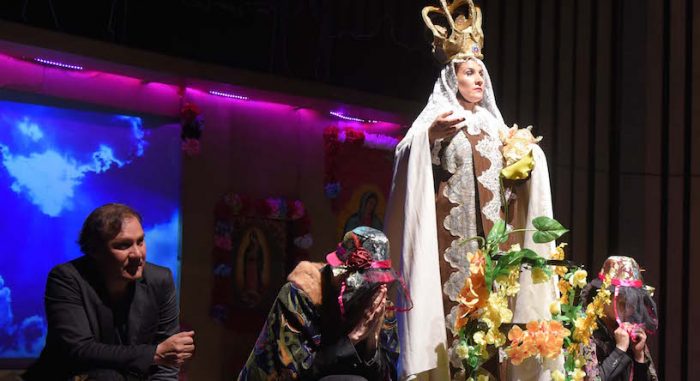 Obra sobre las crónicas de Pedro Lemebel “La ciudad sin ti” en Teatro Sidarte, hasta el 28 de mayo. Obra sobre las crónicas de Pedro Lemebel “La ciudad sin ti” en Teatro Sidarte, hasta el 28 de mayo.