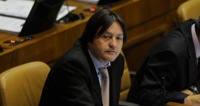 Diputado Tucapel Jiménez pidió dar urgencia a proyecto que sanciona con cárcel negación de crímenes cometidos en dictadura Diputado Tucapel Jiménez pidió dar urgencia a proyecto que sanciona con cárcel negación de crímenes cometidos en dictadura