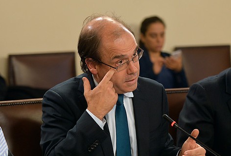 Puente Cau Cau: Empresa Zañartu se querella contra ministro Undurraga Puente Cau Cau: Empresa Zañartu se querella contra ministro Undurraga