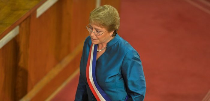 Peña barre con discurso de Bachelet y dice que describió al país de forma “tenebrosa, con exageraciones que el redactor dejó que tuviera un leve tinte adolescente” Peña barre con discurso de Bachelet y dice que describió al país de forma