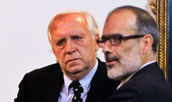 Burgos y Valdés: billetera difícil para Chiloé y fácil para las Fuerzas Armadas Burgos y Valdés: billetera difícil para Chiloé y fácil para las Fuerzas Armadas