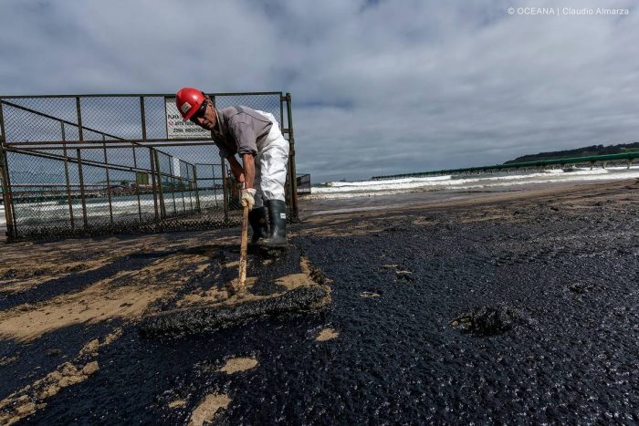 ENAP anuncia “investigación sumaria” externa para definir responsabilidades en derrame ocurrido en Quintero ENAP anuncia