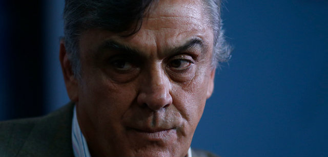 Nuevo frente para Longueira en caso SQM: CDE se querella por cohecho contra ex ministro de Sebastián Piñera Nuevo frente para Longueira en caso SQM: CDE se querella por cohecho contra ex ministro de Sebastián Piñera