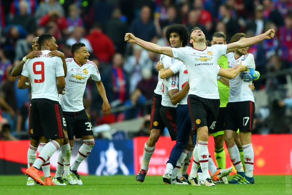 Manchester United salva la temporada al ganar la FA Cup al Crystal Palace en la prórroga Manchester United salva la temporada al ganar la FA Cup al Crystal Palace en la prórroga