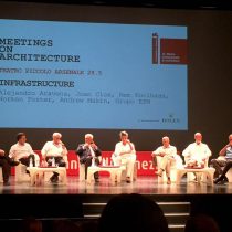 Revista de arquitectura critica a Alejandro Aravena por 