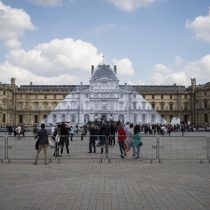 La pirámide del Louvre 