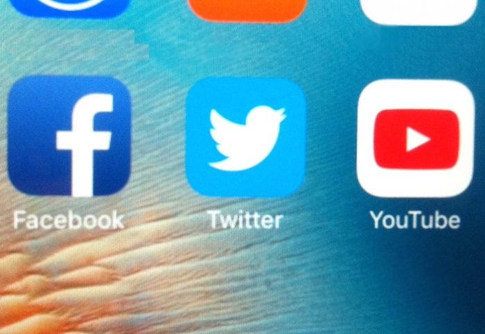 La demanda por “contenidos ilícitos” que preparan en Europa contra Twitter, Youtube y Facebook La demanda por