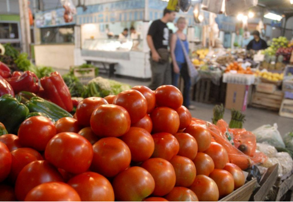 Inflación subió 0,2% en mayo, su menor variación en lo que va del año y da respiro al Banco Central Inflación subió 0,2% en mayo, su menor variación en lo que va del año y da respiro al Banco Central