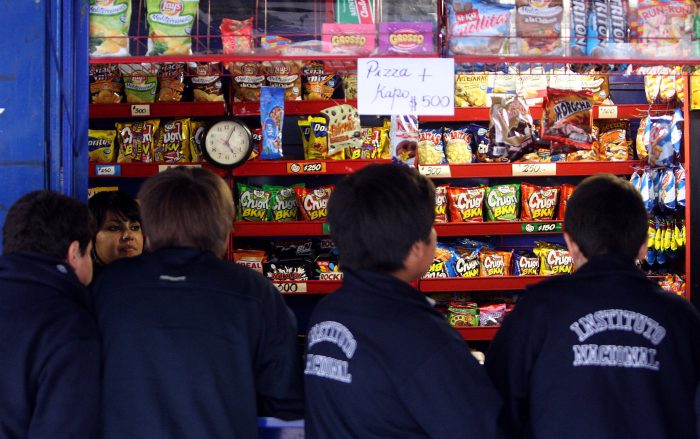 Nueva ordenanza municipal prohibirá venta de comida chatarra a 100 metros de colegios Nueva ordenanza municipal prohibirá venta de comida chatarra a 100 metros de colegios