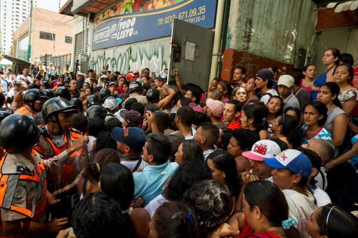 Amnistía Internacional dice que condiciones en Venezuela pueden llevar a “crisis catastrófica” Amnistía Internacional dice que condiciones en Venezuela pueden llevar a