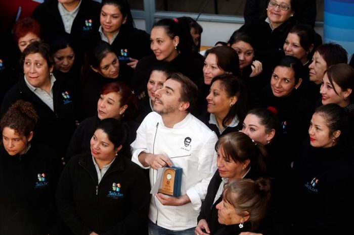 Chef del mejor restaurante del mundo, de visita en Chile, revela sus secretos en cárcel femenina Chef del mejor restaurante del mundo, de visita en Chile, revela sus secretos en cárcel femenina