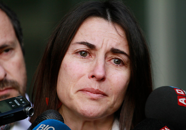 Señora de Orpis rompe en lágrimas ante prisión preventiva decretada contra el senador desaforado: “Nadie mete preso a un hombre bueno” Señora de Orpis rompe en lágrimas ante prisión preventiva decretada contra el senador desaforado: