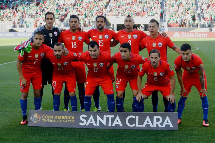 “Chile fue un acordeón perfecto”: diario El País derrocha elogios para la Selección que goleó a México