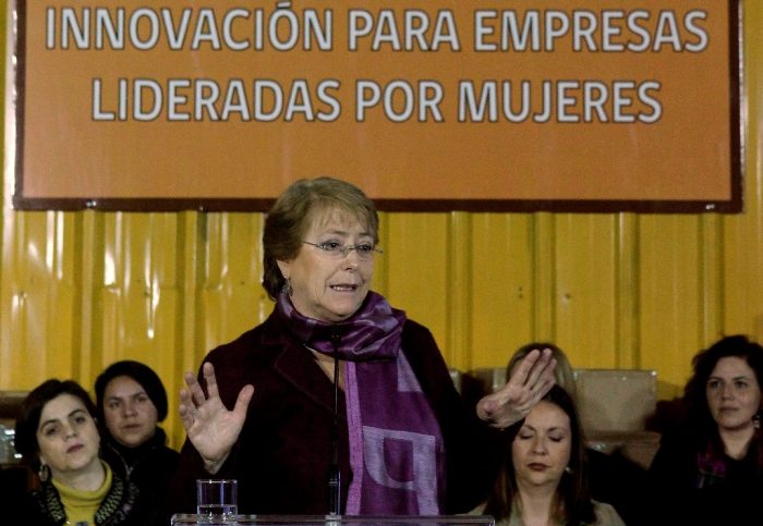 Bachelet: “Nada tienen que ver estos actos vandálicos (en el INBA) con las movilizaciones del 2011” Bachelet: