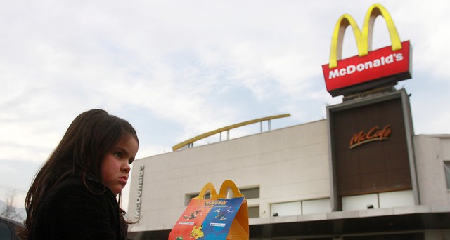 Ministra de Salud advierte a McDonald's: 