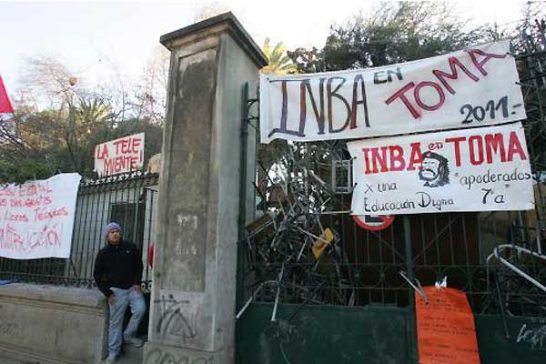 Directora de Educación Municipal de Santiago: “La movilización estudiantil es utilizada por sectores para destruir los colegios” Directora de Educación Municipal de Santiago: