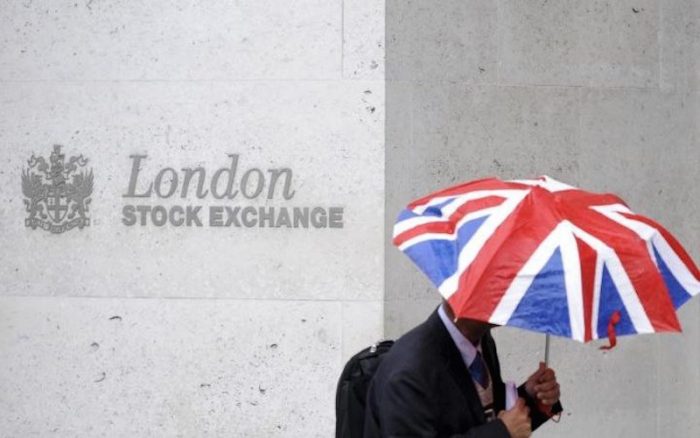 Se cristalizan preocupaciones por efectos del Brexit: la libra cae al nivel más bajo en 31 años y cobre retrocedió con fuerza 2,8% Se cristalizan preocupaciones por efectos del Brexit: la libra cae al nivel más bajo en 31 años y cobre retrocedió con fuerza 2,8%