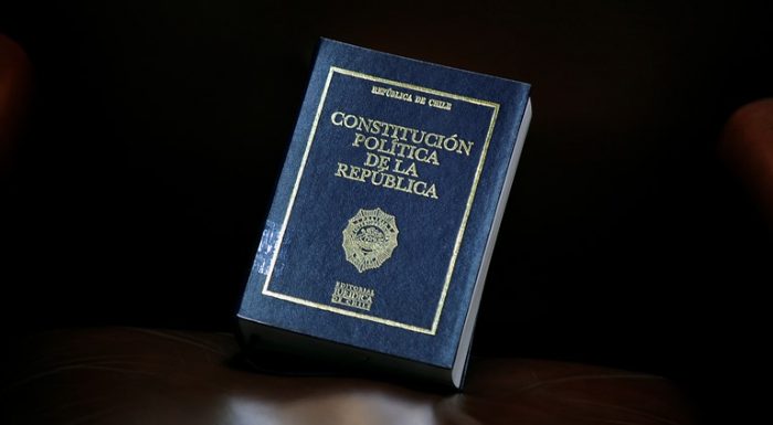 ¿Y dónde está la nueva constitución? ¿Y dónde está la nueva constitución?