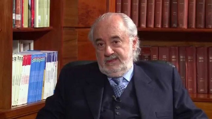 Ex supremo comparte fallo de la C. de Apelaciones que da luz verde a fiscales a formalizar sin querellas del SII Ex supremo comparte fallo de la C. de Apelaciones que da luz verde a fiscales a formalizar sin querellas del SII