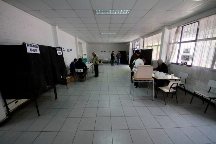 Escasos votantes marcan las primarias municipales Escasos votantes marcan las primarias municipales