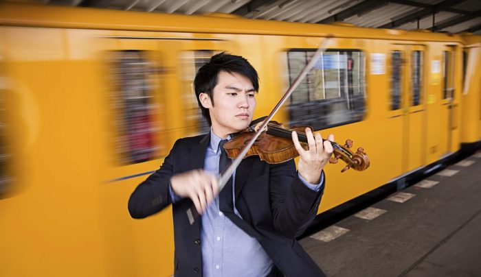 Ray Chen en concierto en la Noche Tchaikovsky, junto a Paolo Bortolameolli y la Orquesta Filarmónica de Chile Ray Chen en concierto en la Noche Tchaikovsky, junto a Paolo Bortolameolli y la Orquesta Filarmónica de Chile