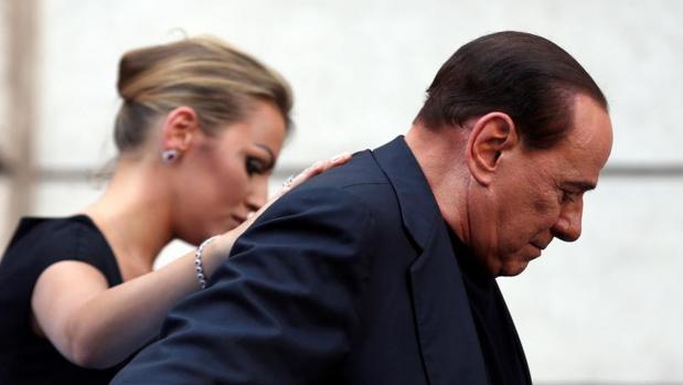 Berlusconi hospitalizado para controles tras sufrir insuficiencia cardiaca Berlusconi hospitalizado para controles tras sufrir insuficiencia cardiaca