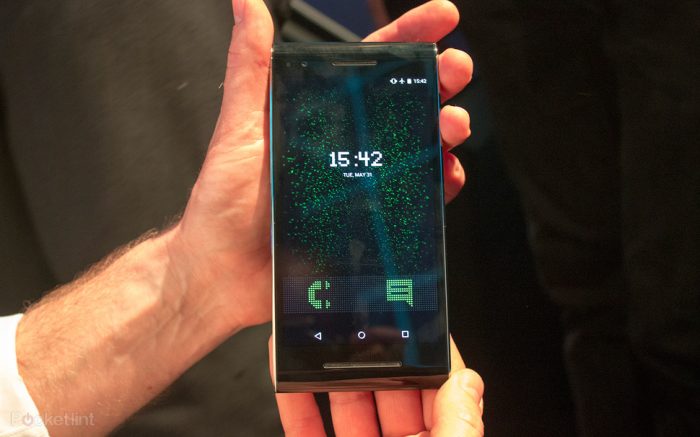 El celular de 16 mil dólares que ofrece seguridad militar a los famosos El celular de 16 mil dólares que ofrece seguridad militar a los famosos