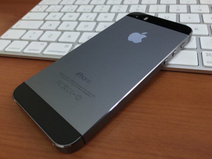 Éxito de iPhone más barato alivia temor por crecimiento de Apple Éxito de iPhone más barato alivia temor por crecimiento de Apple